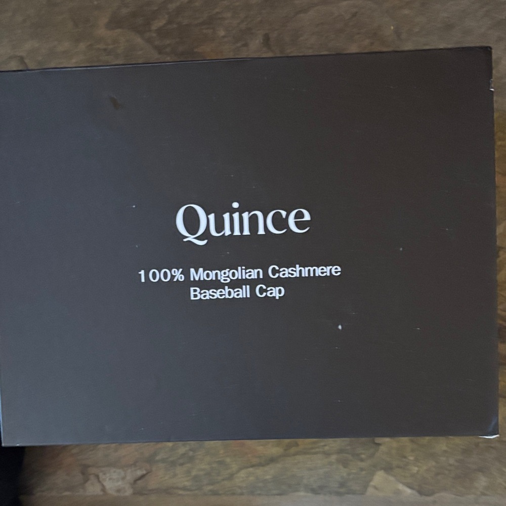 Quince Dark Cashmere Baseball Cap in black - Picture 4 of 4